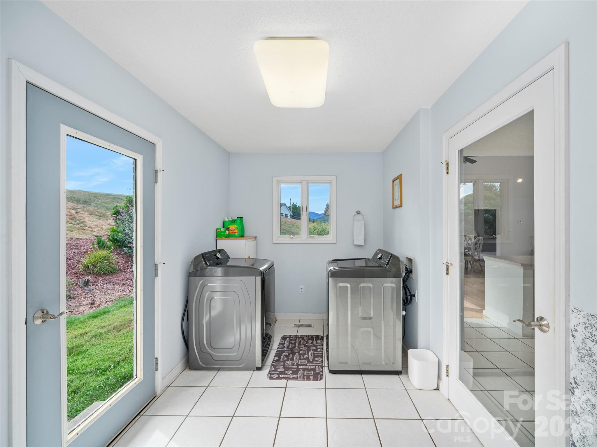 124 W Dogwood Circle Burnsville NC 28714