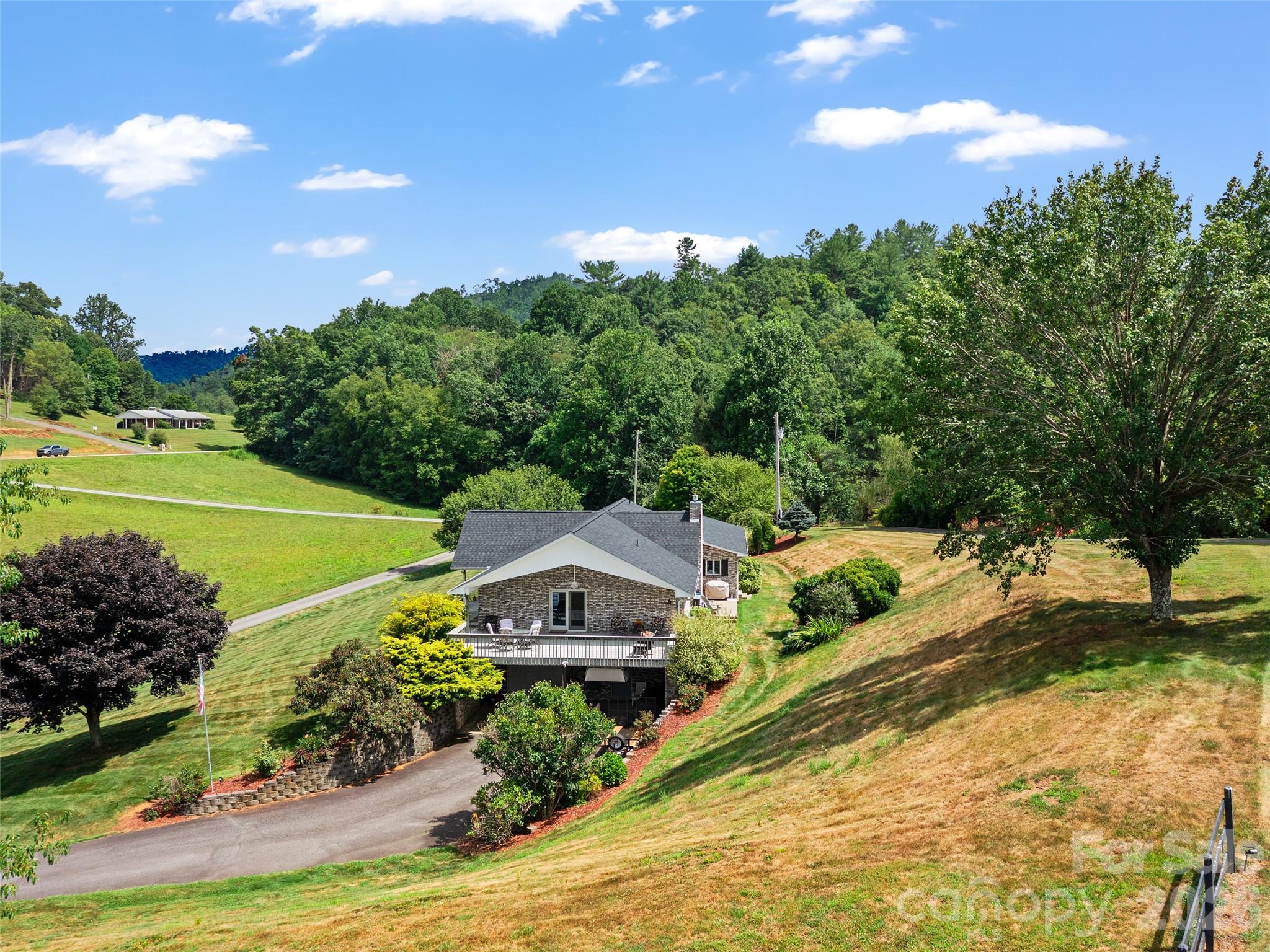 124 W Dogwood Circle Burnsville NC 28714