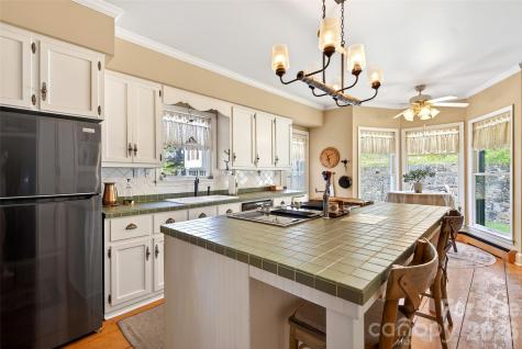 60 Henry Lane Spruce Pine NC 28777