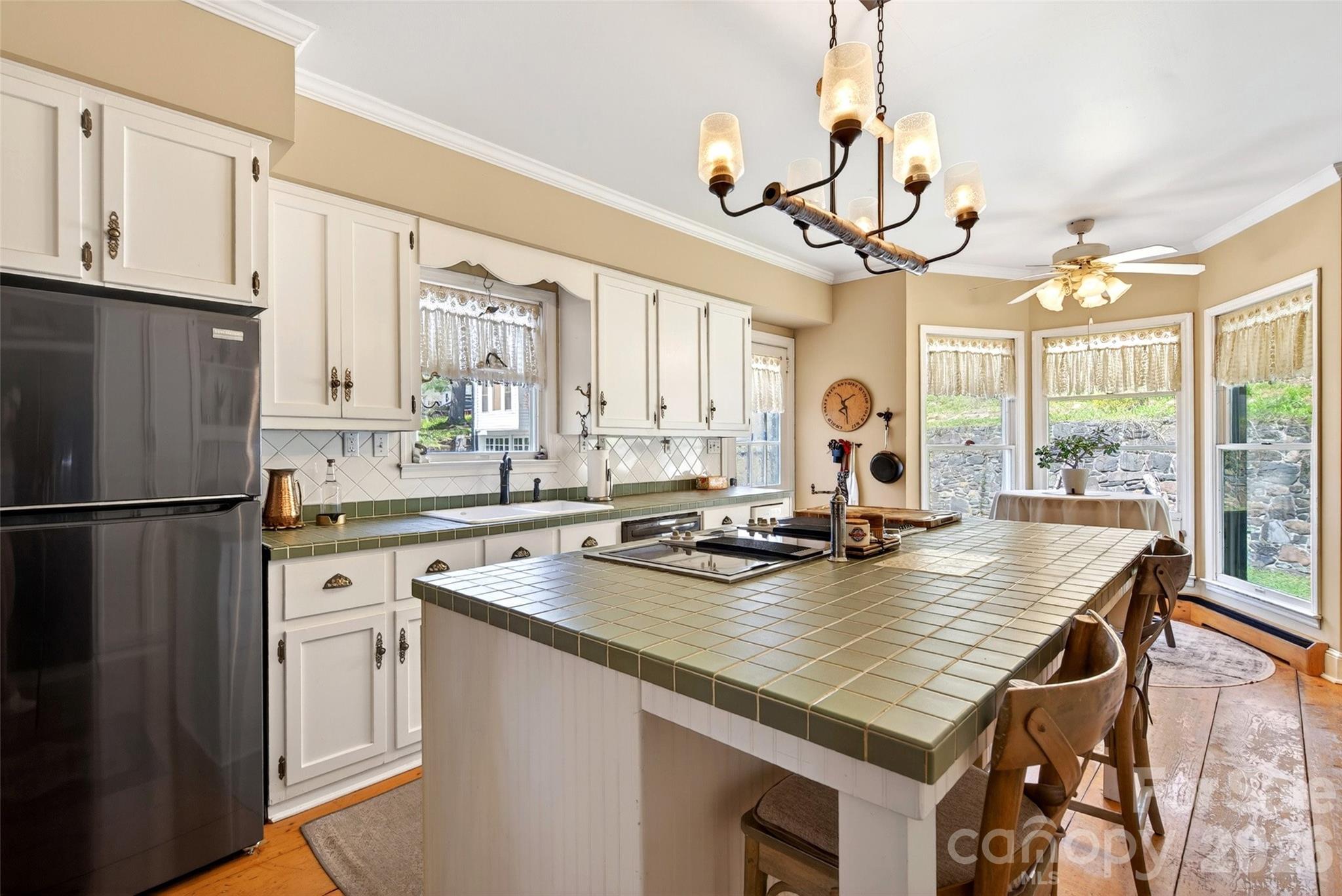 60 Henry Lane Spruce Pine NC 28777
