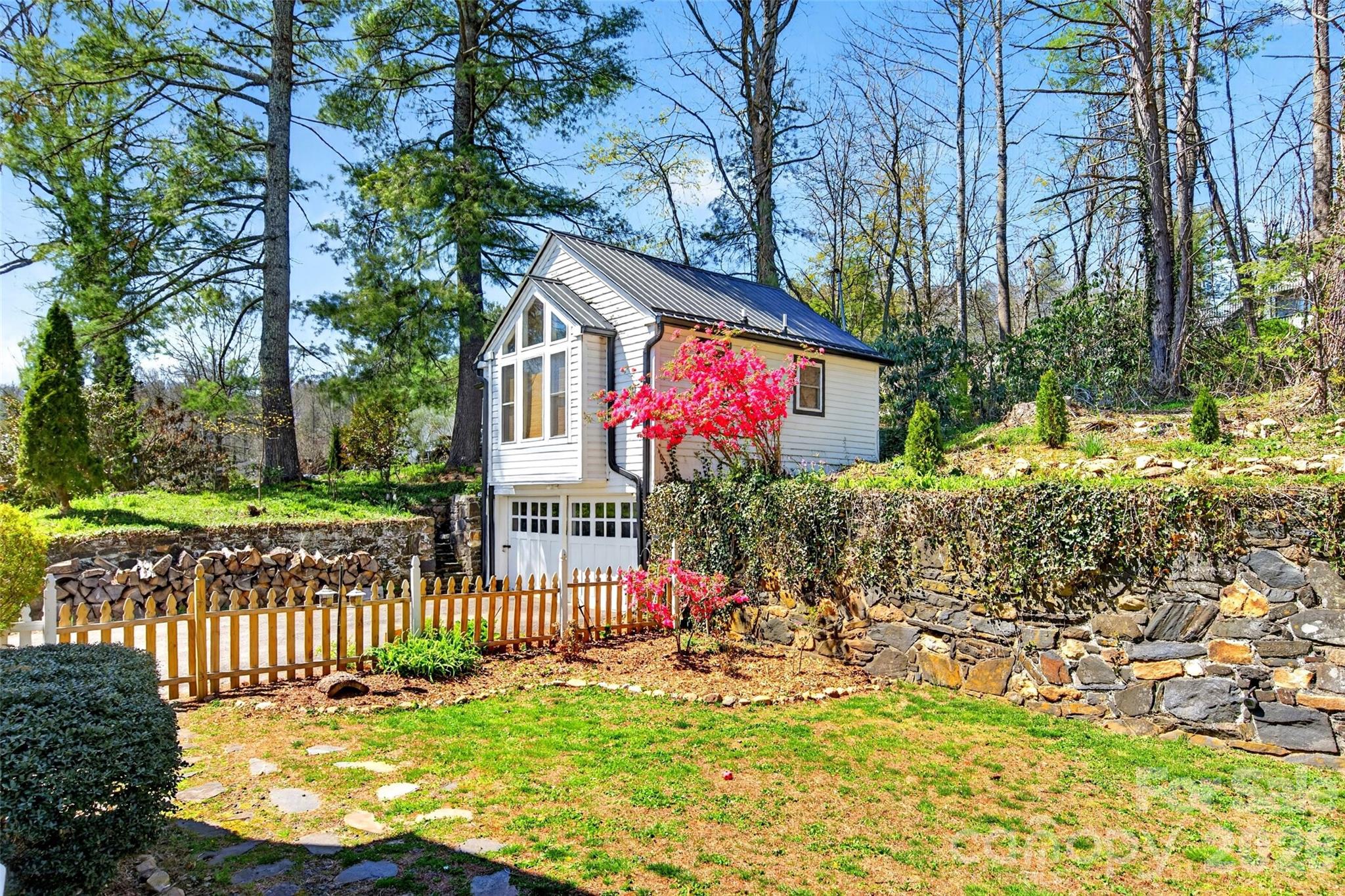 60 Henry Lane Spruce Pine NC 28777