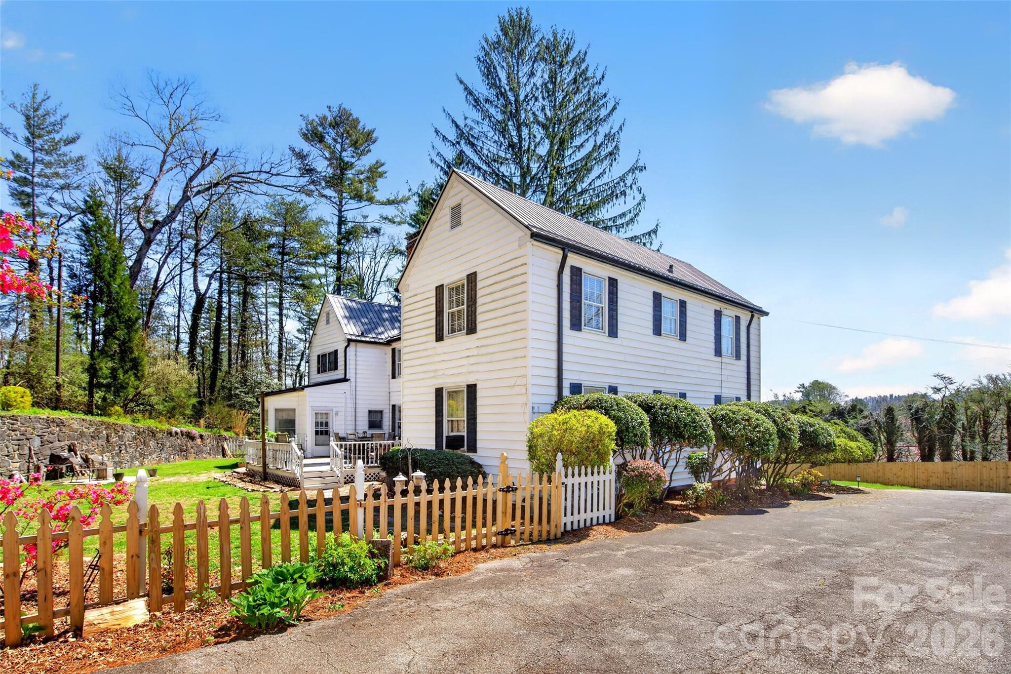 60 Henry Lane Spruce Pine NC 28777