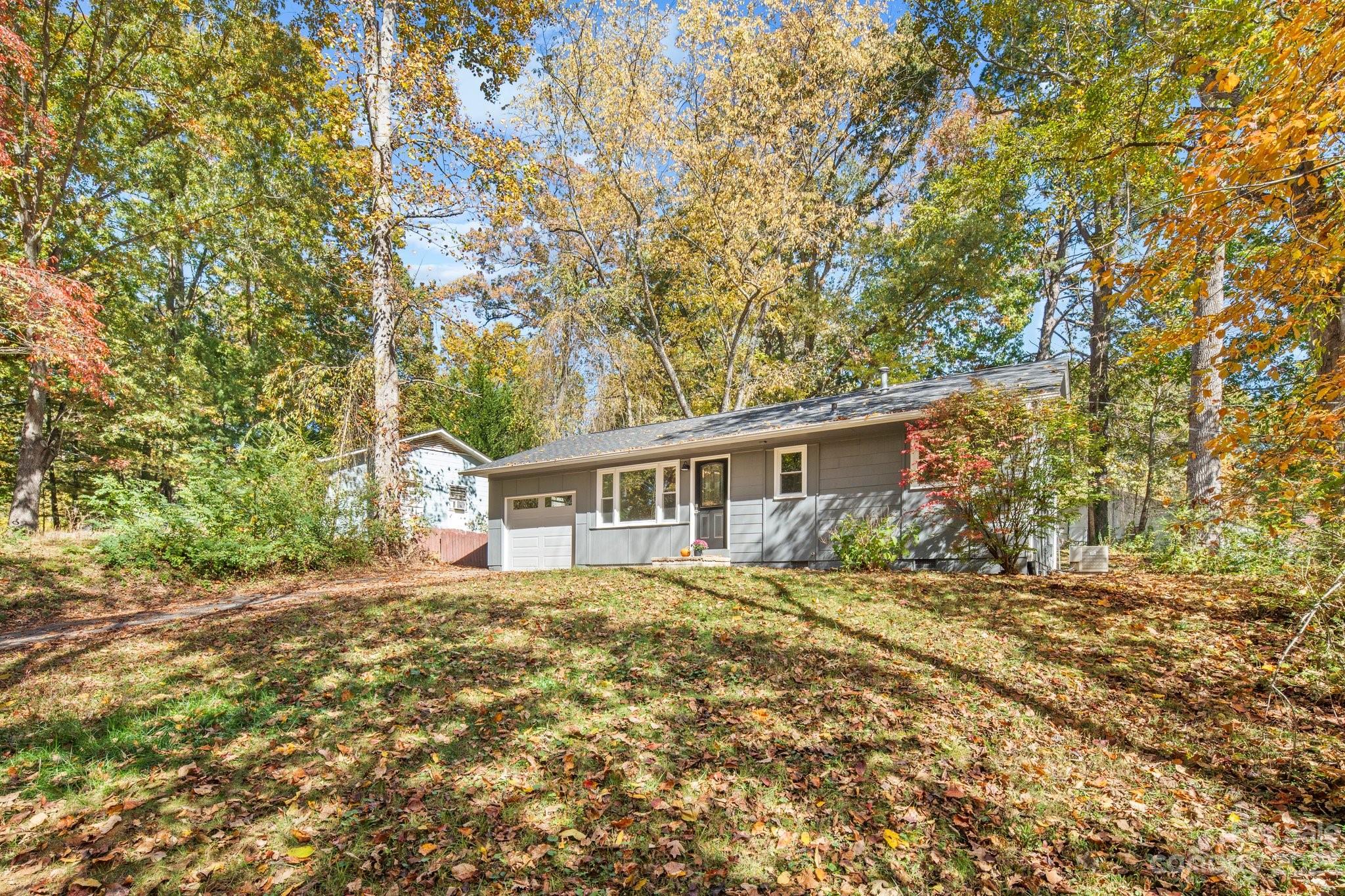 12 Rosemary Road Asheville NC 28806