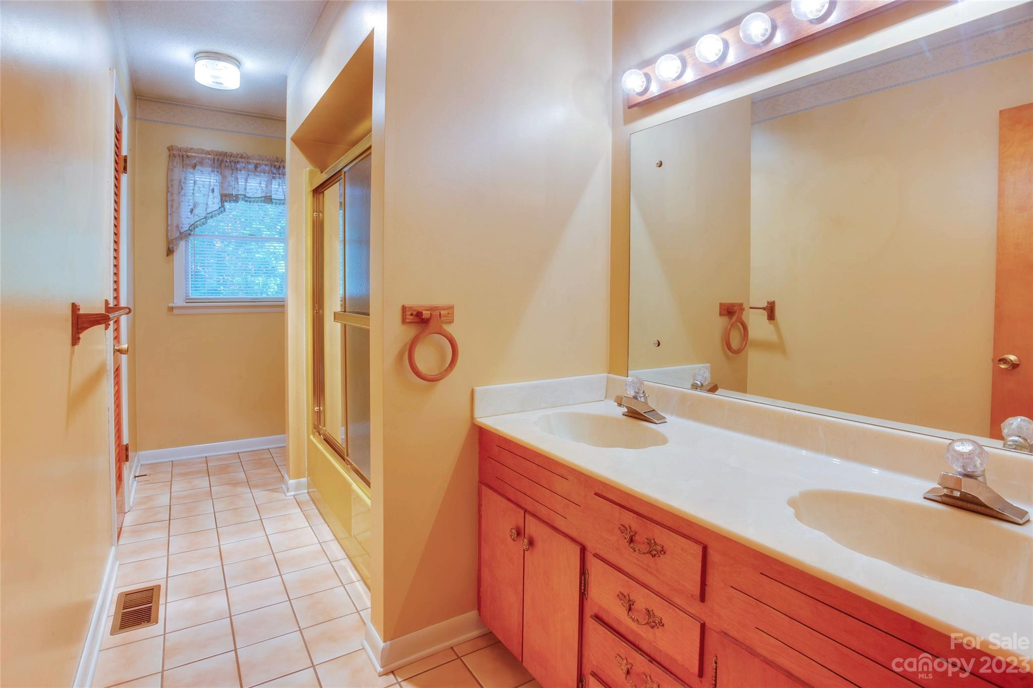 75 Golddigger Drive Candler NC 28715