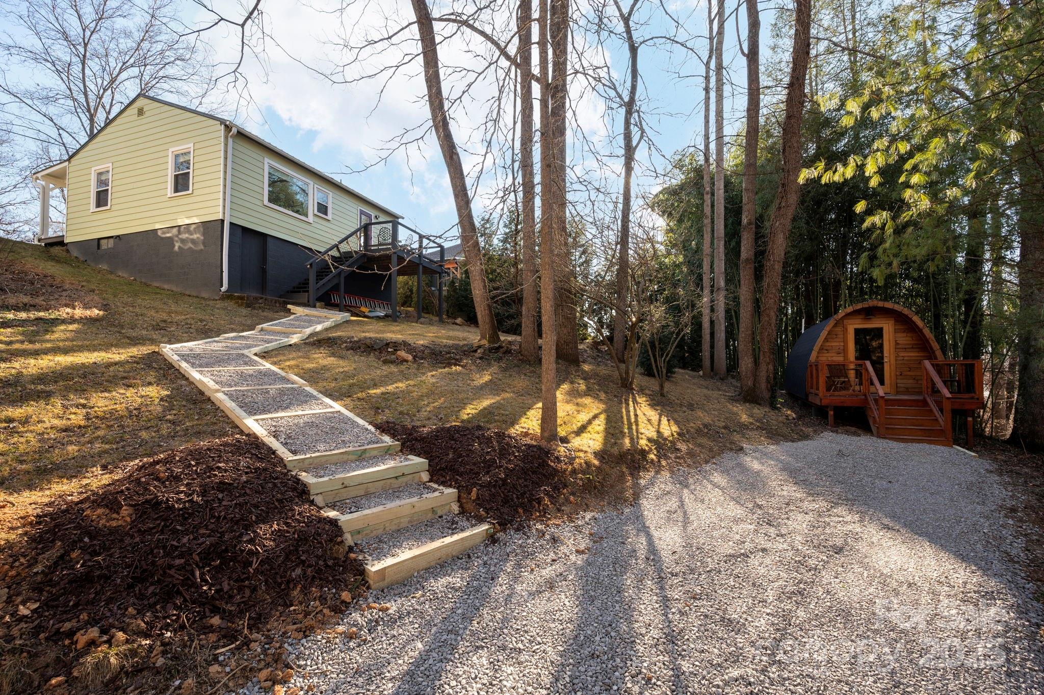 19 Pickwick Road Asheville NC 28803