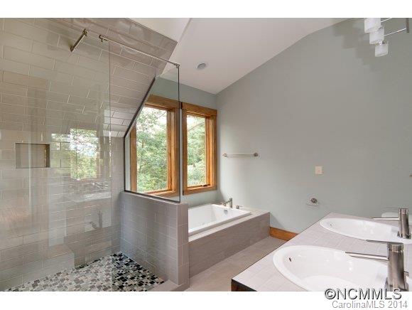 67 Bassett Road Asheville NC 28804