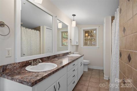 233 Rolling Drive Waynesville NC 28786