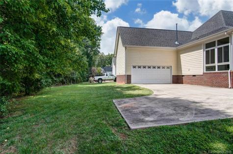 1043 Garibaldi Ridge Court Belmont NC 28012