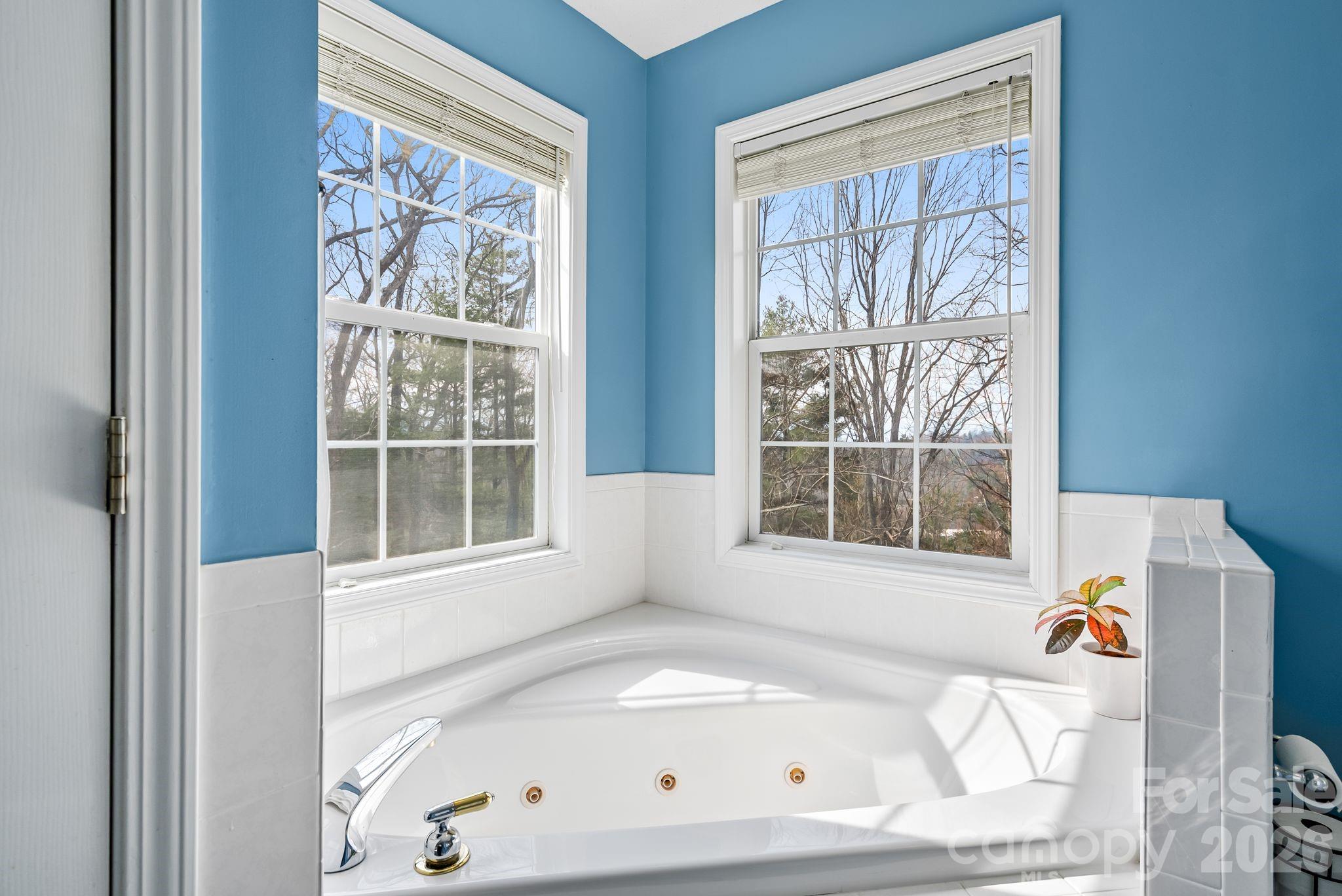 505 Kings Ridge Asheville NC 28804