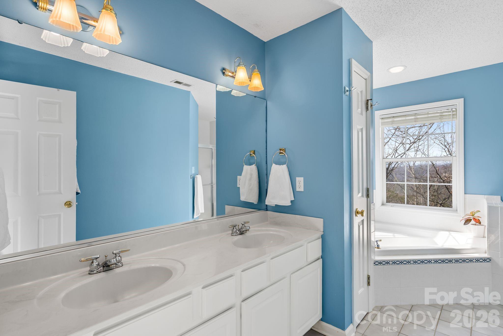 505 Kings Ridge Asheville NC 28804