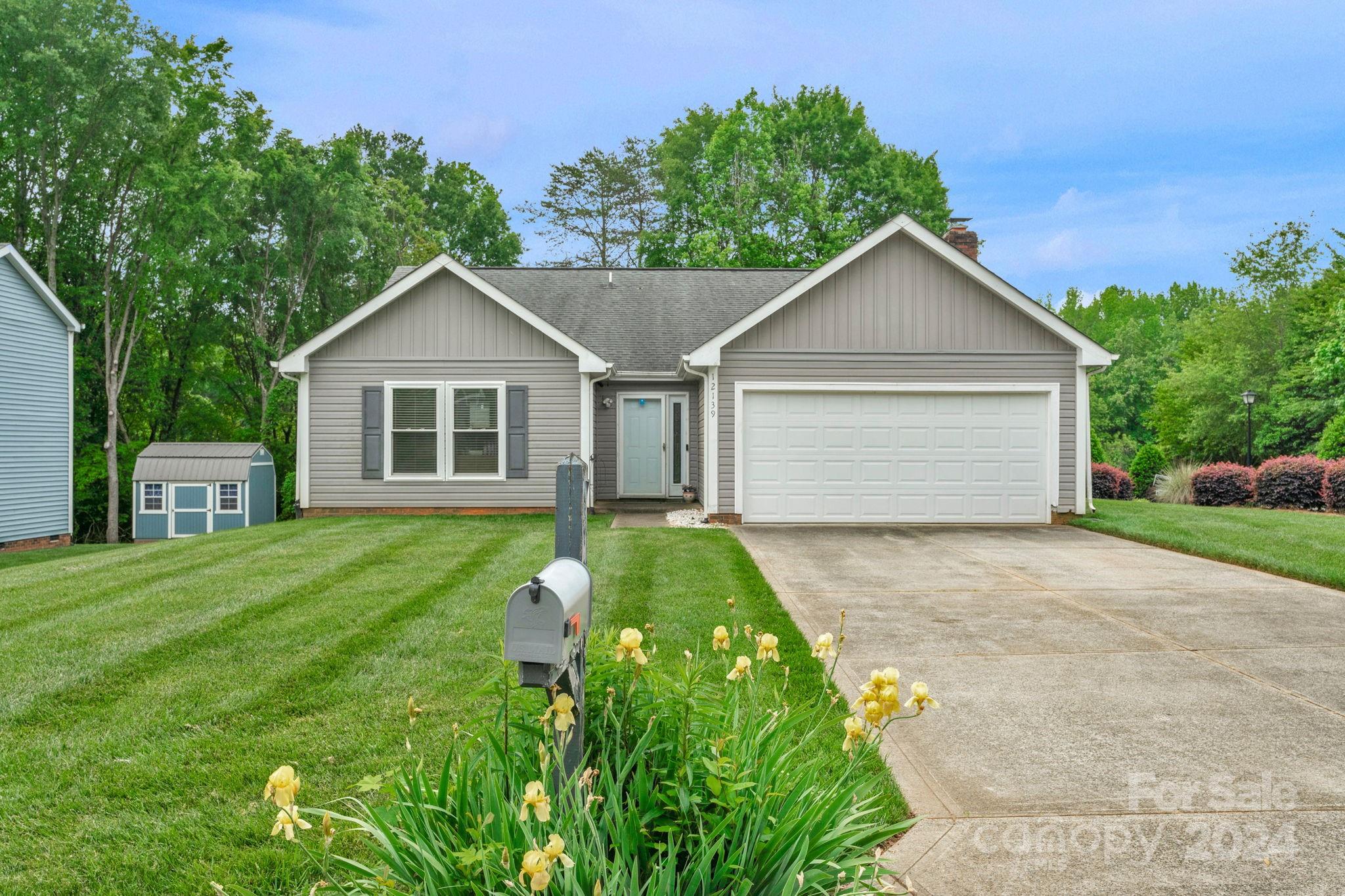 12139 Woodside Falls Road Pineville NC 28134