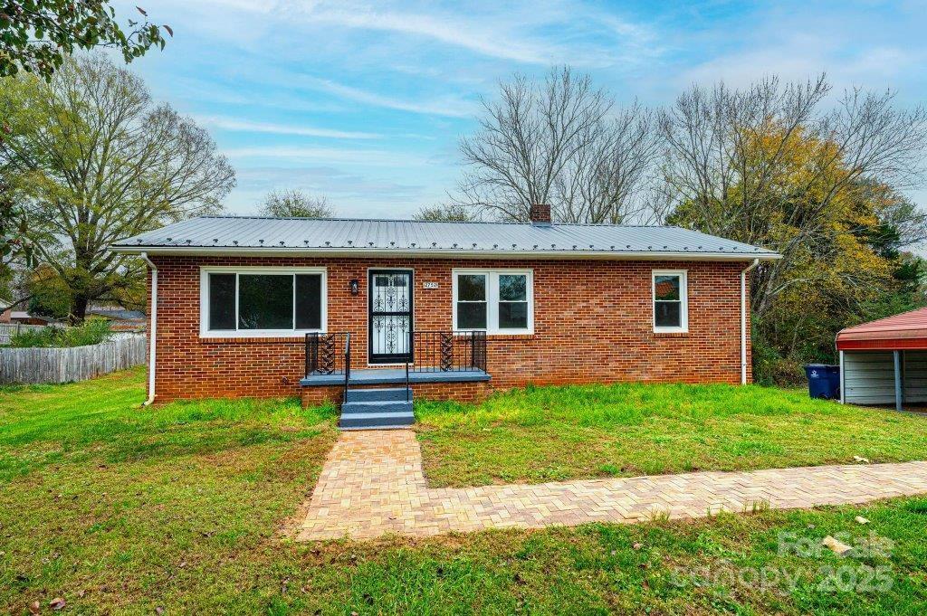 2752 21st Street NE Hickory NC 28601
