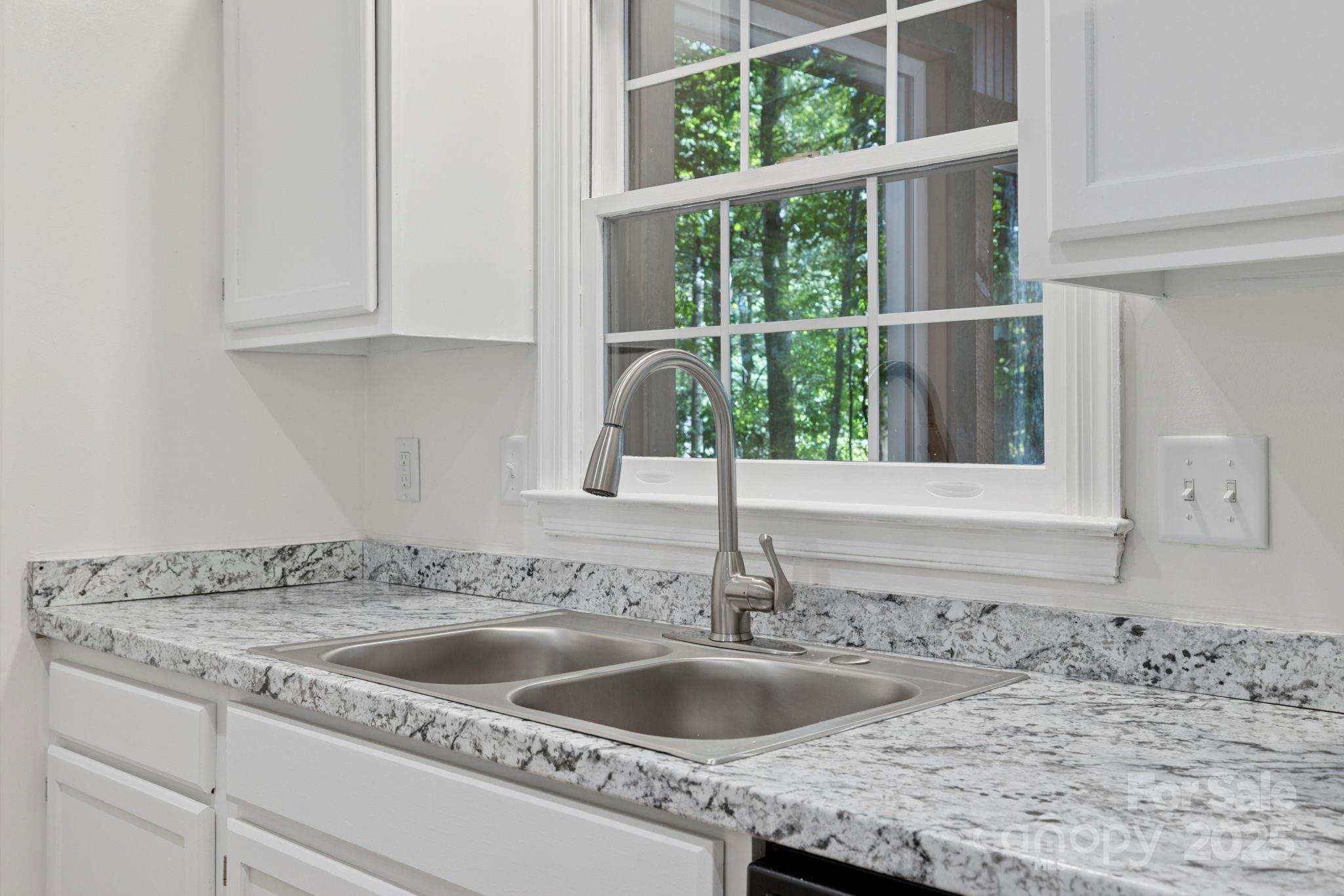 208 Southwood Court Fletcher NC 28732