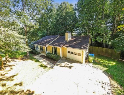 208 Southwood Court Fletcher NC 28732
