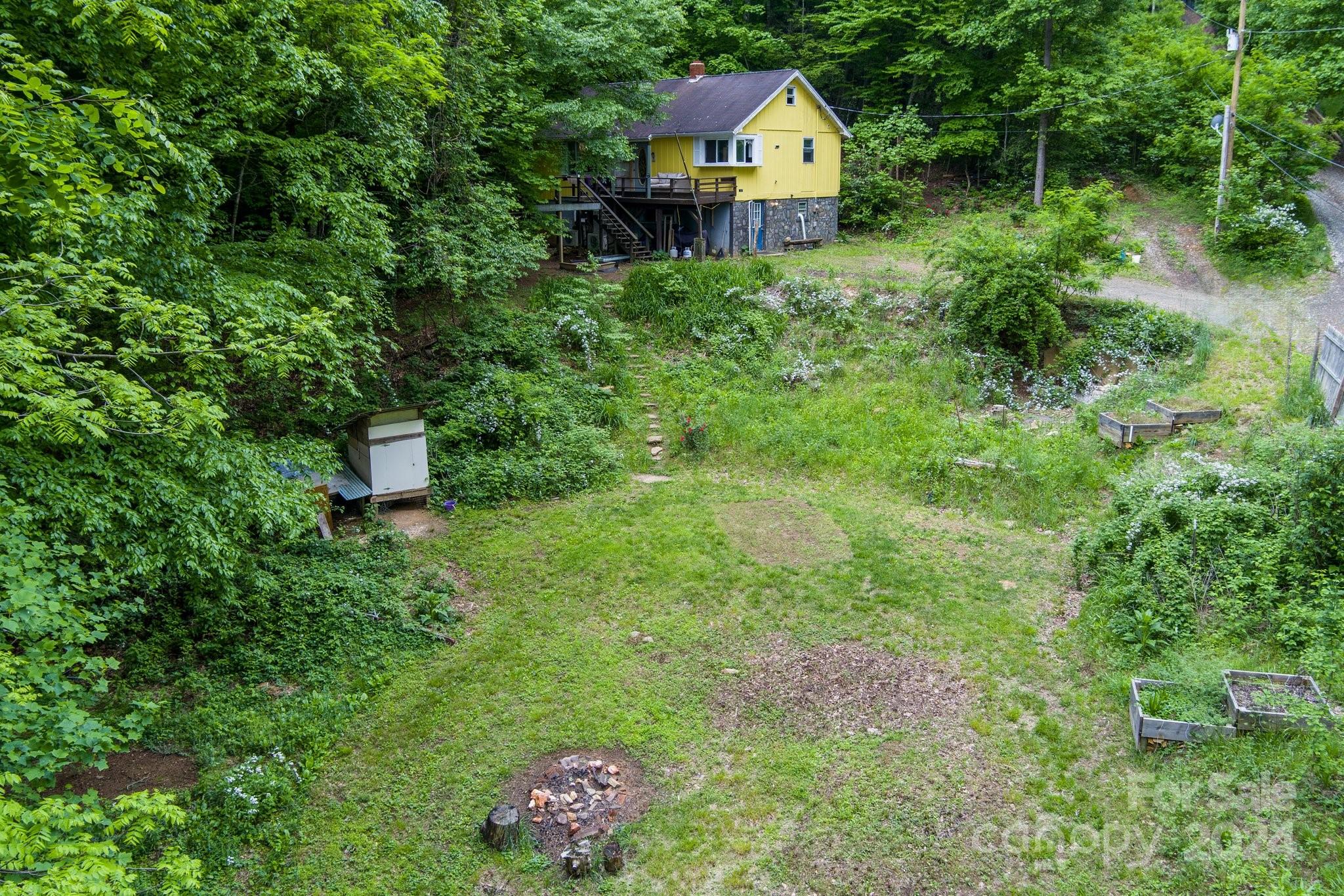 227 Simmons Road Burnsville NC 28714