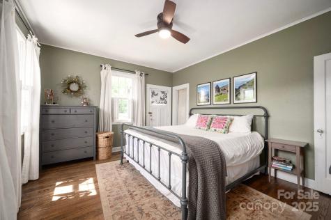 9 Colonial Place Asheville NC 28804