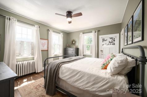 9 Colonial Place Asheville NC 28804