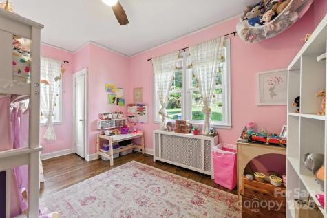 9 Colonial Place Asheville NC 28804