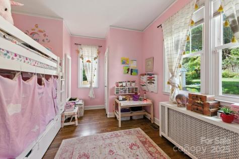 9 Colonial Place Asheville NC 28804