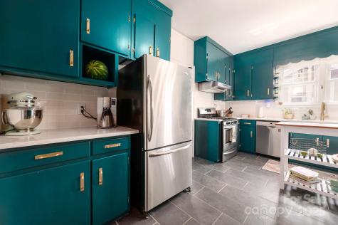 9 Colonial Place Asheville NC 28804