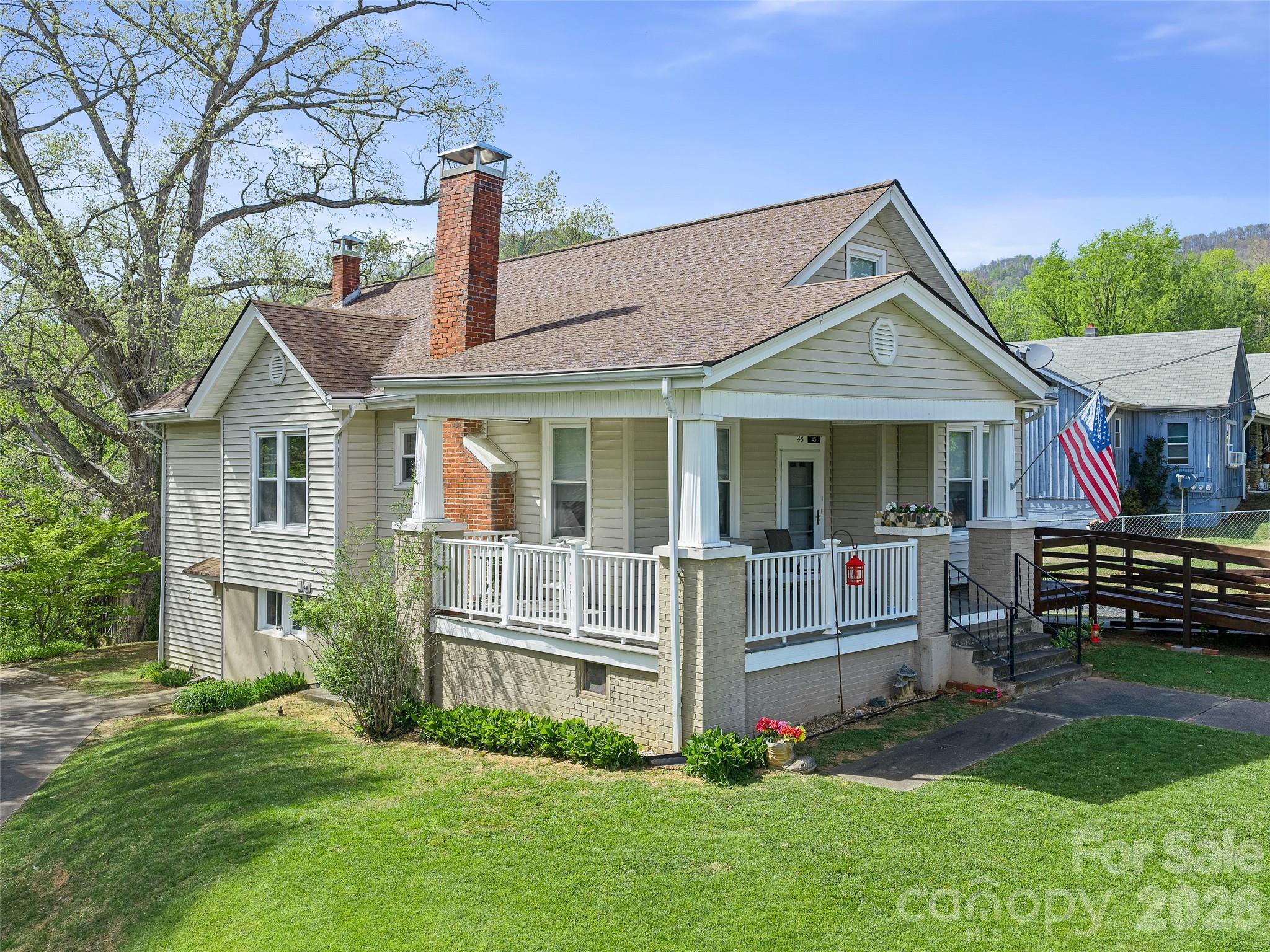 45 Summit Street Burnsville NC 28714