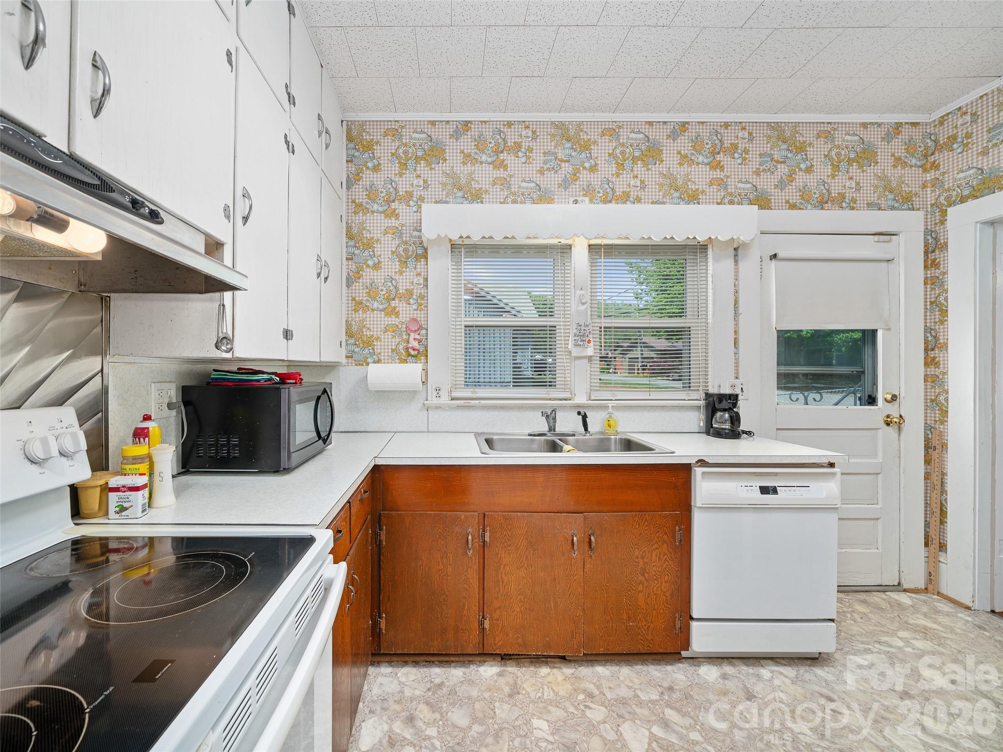 45 Summit Street Burnsville NC 28714
