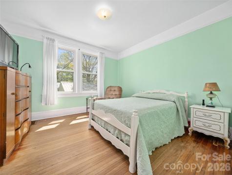 45 Summit Street Burnsville NC 28714