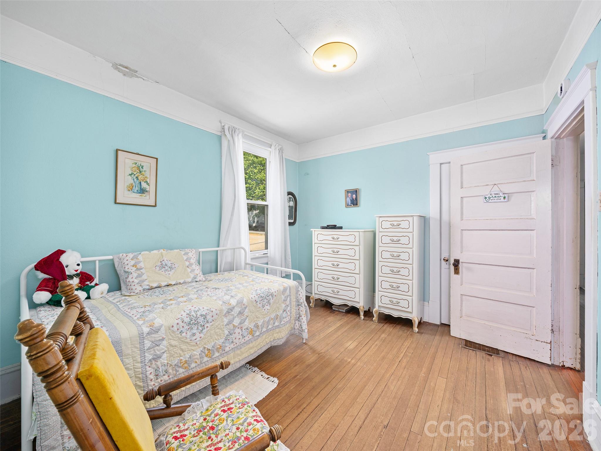 45 Summit Street Burnsville NC 28714