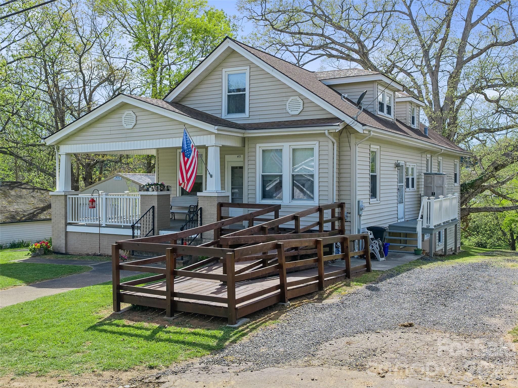 45 Summit Street Burnsville NC 28714
