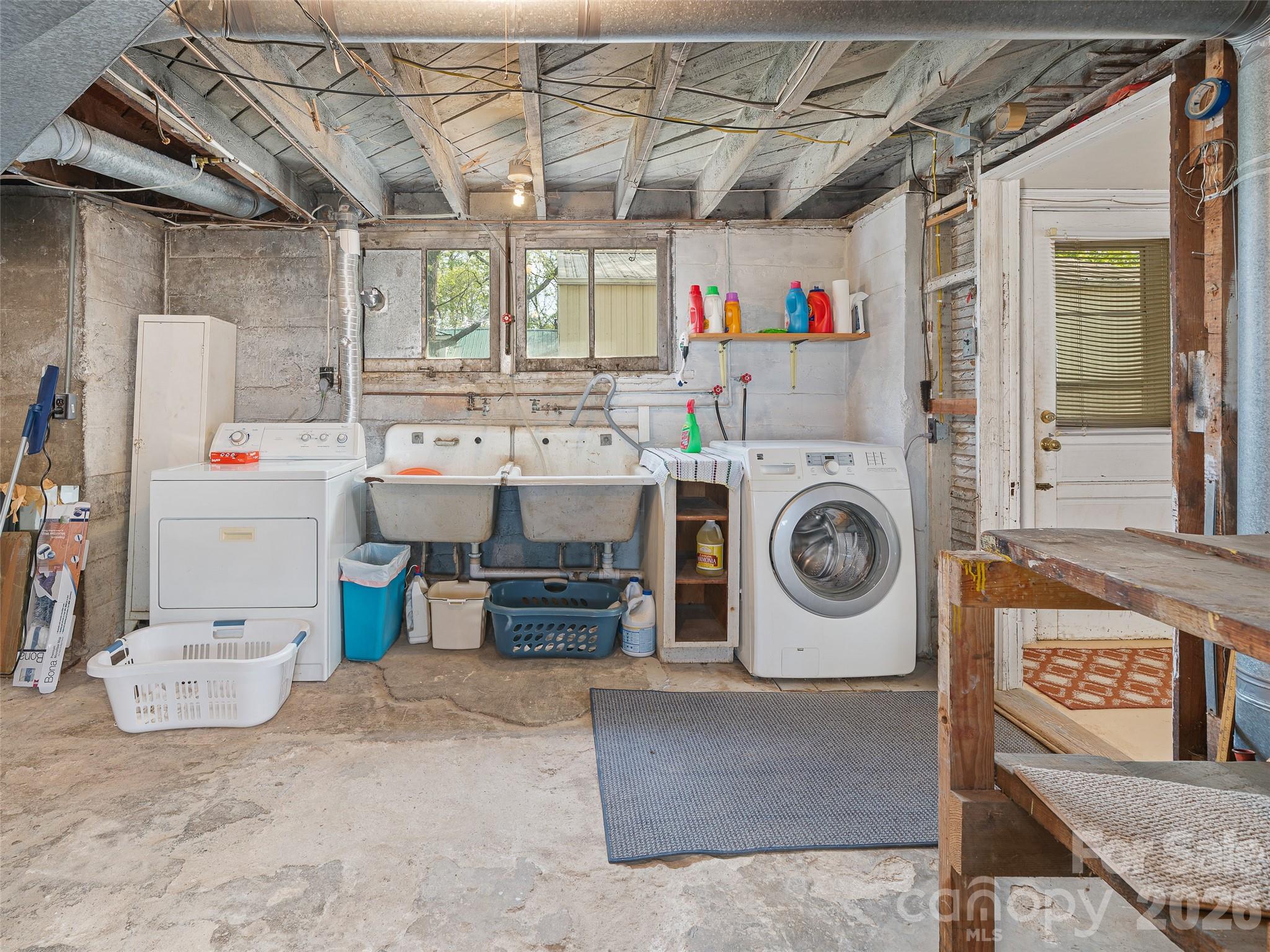 45 Summit Street Burnsville NC 28714