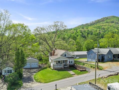 45 Summit Street Burnsville NC 28714