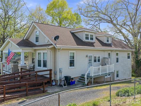 45 Summit Street Burnsville NC 28714