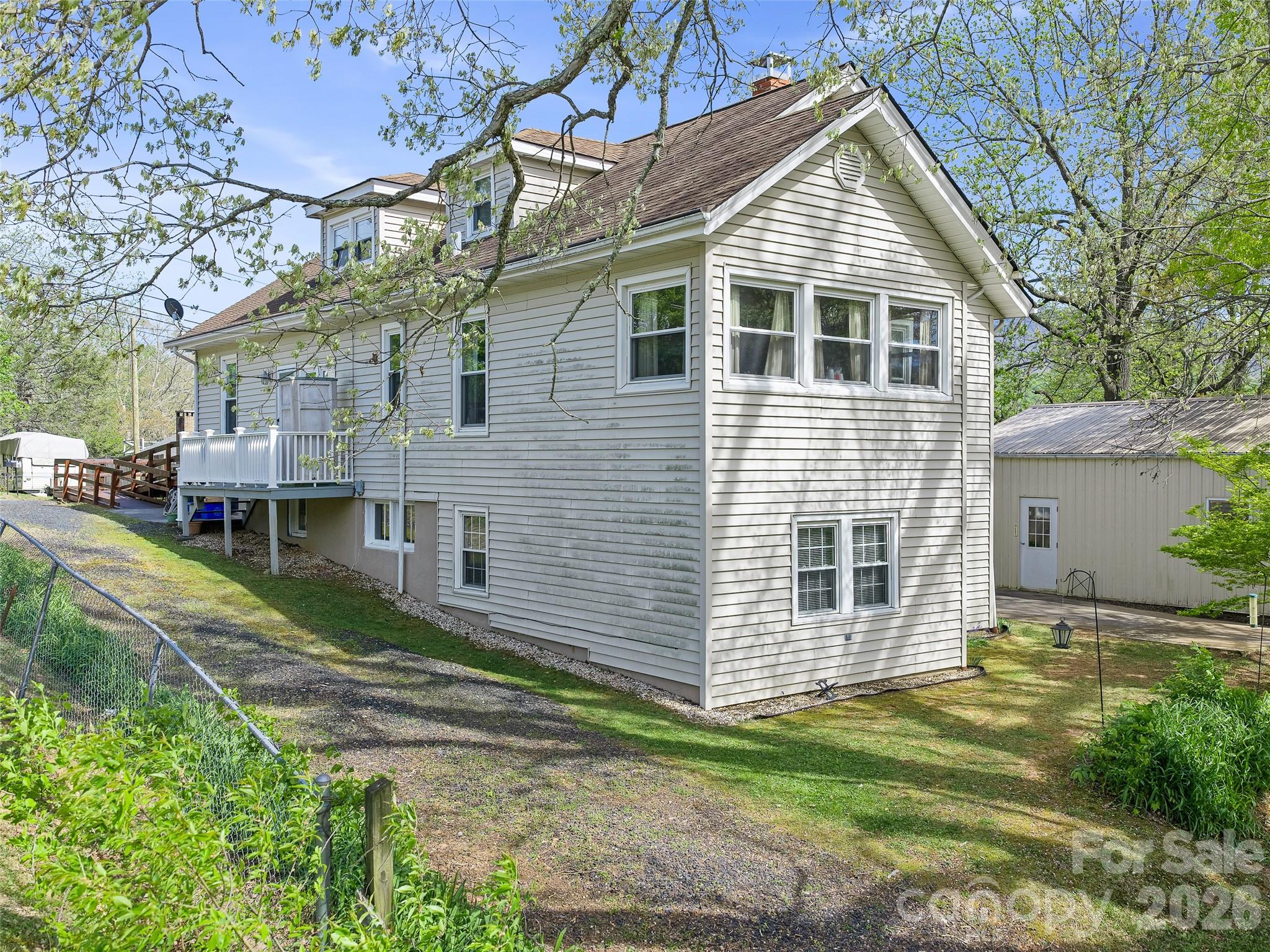 45 Summit Street Burnsville NC 28714
