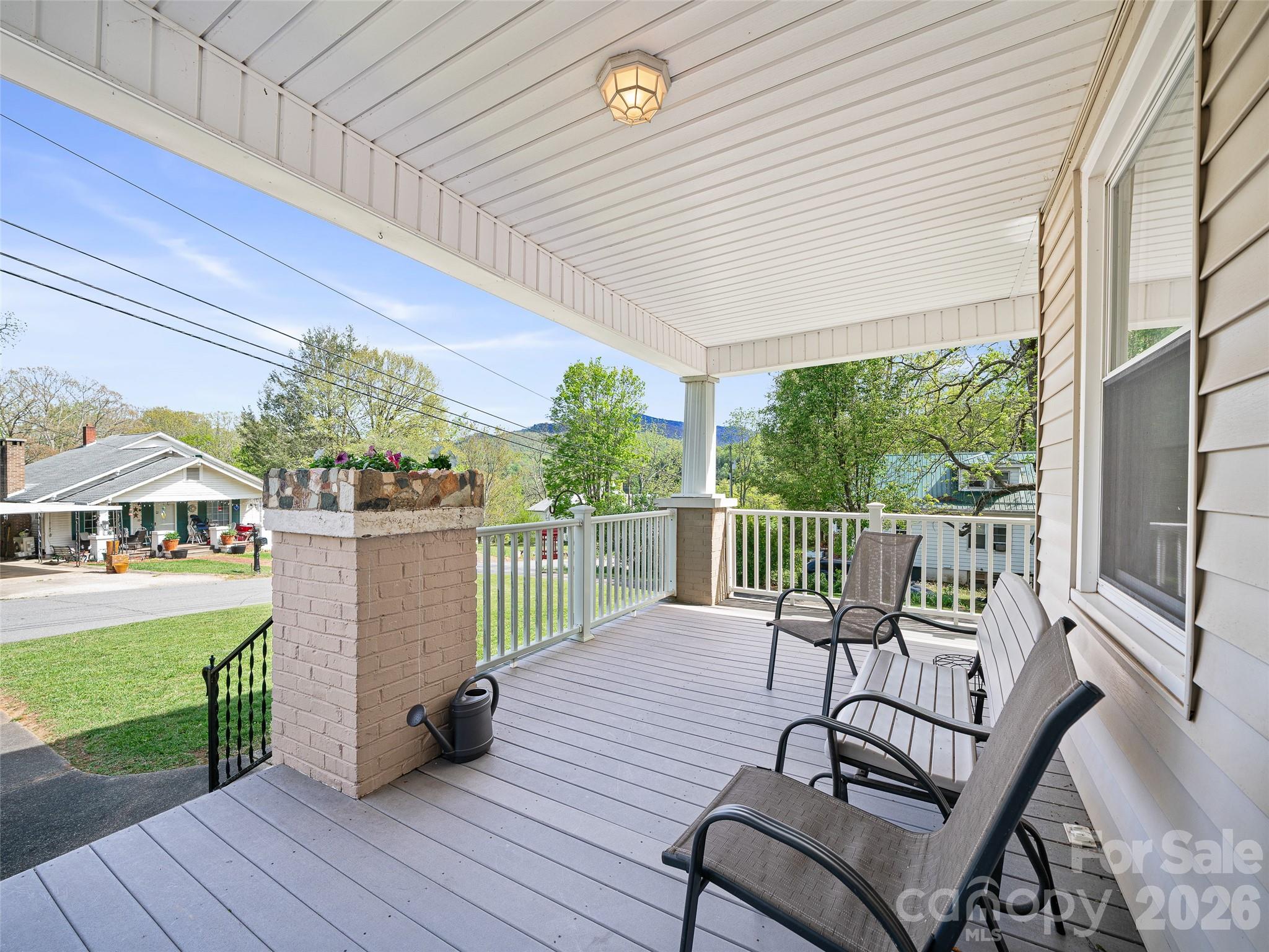 45 Summit Street Burnsville NC 28714