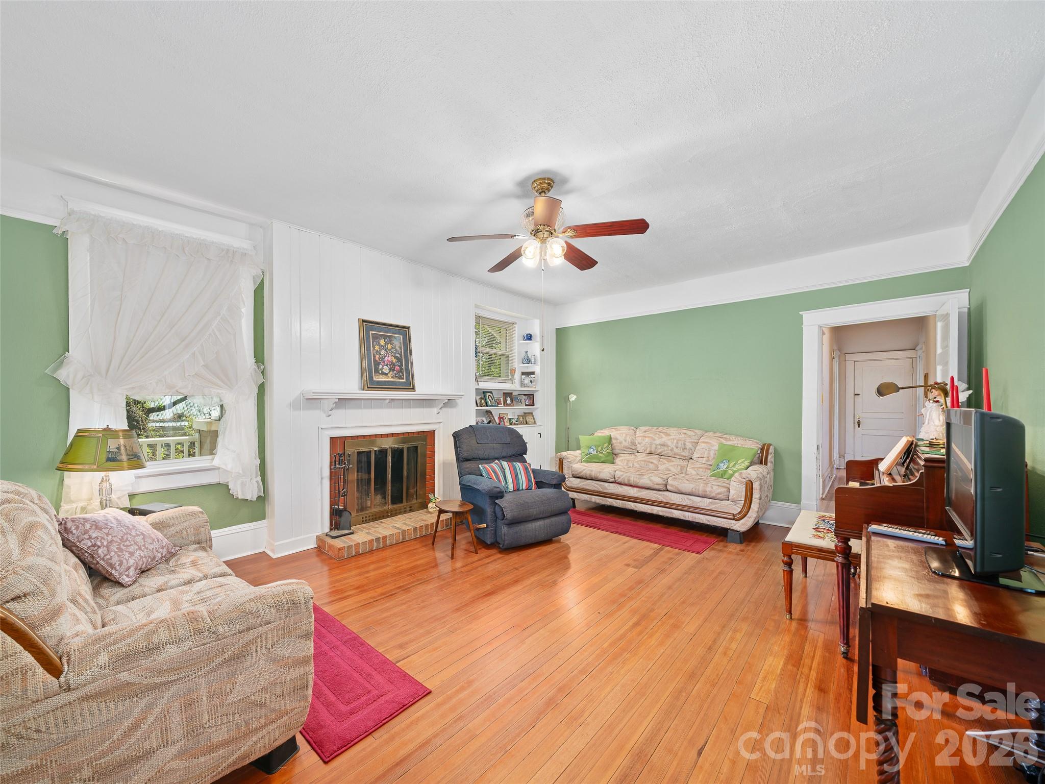 45 Summit Street Burnsville NC 28714