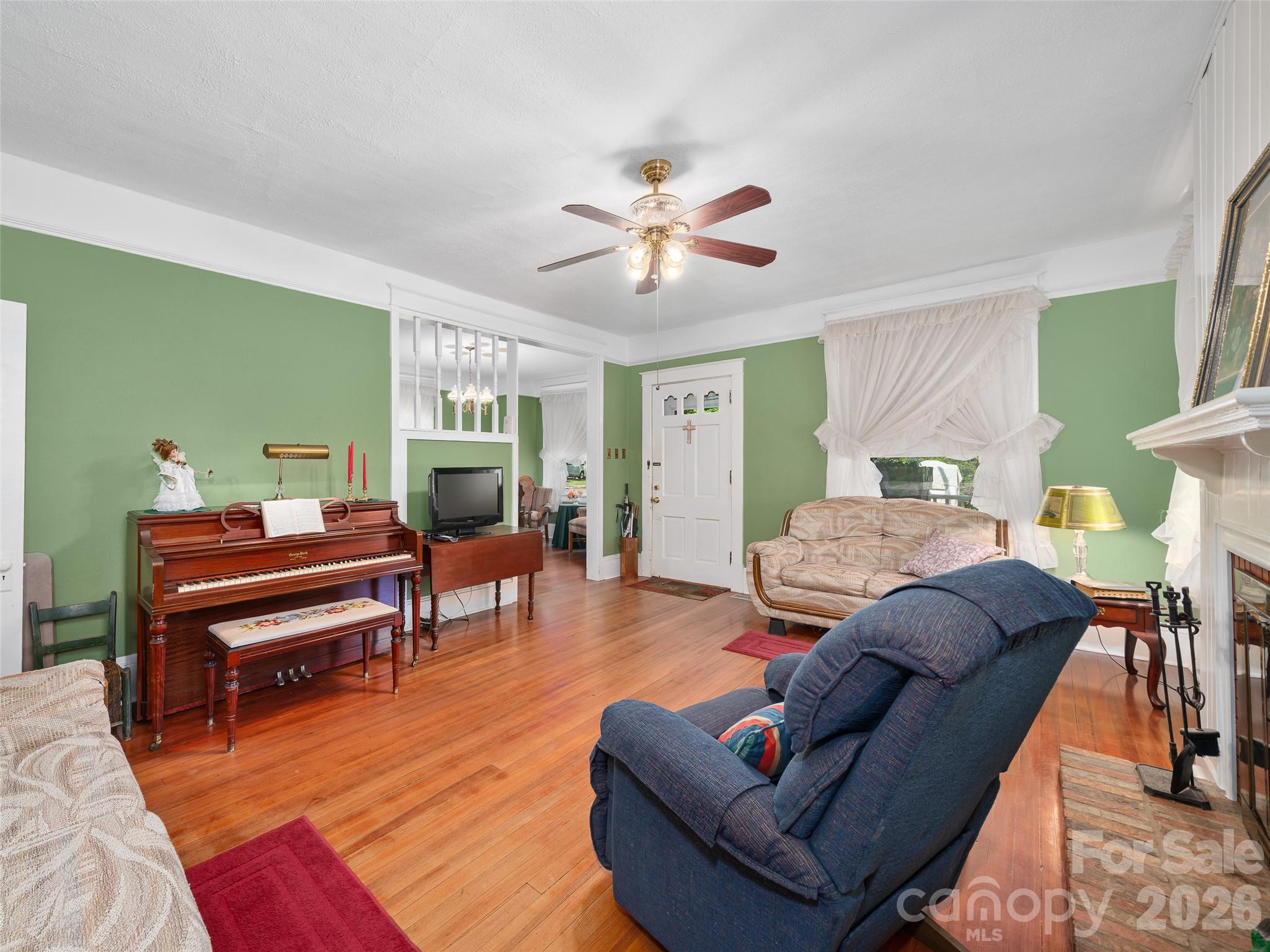 45 Summit Street Burnsville NC 28714