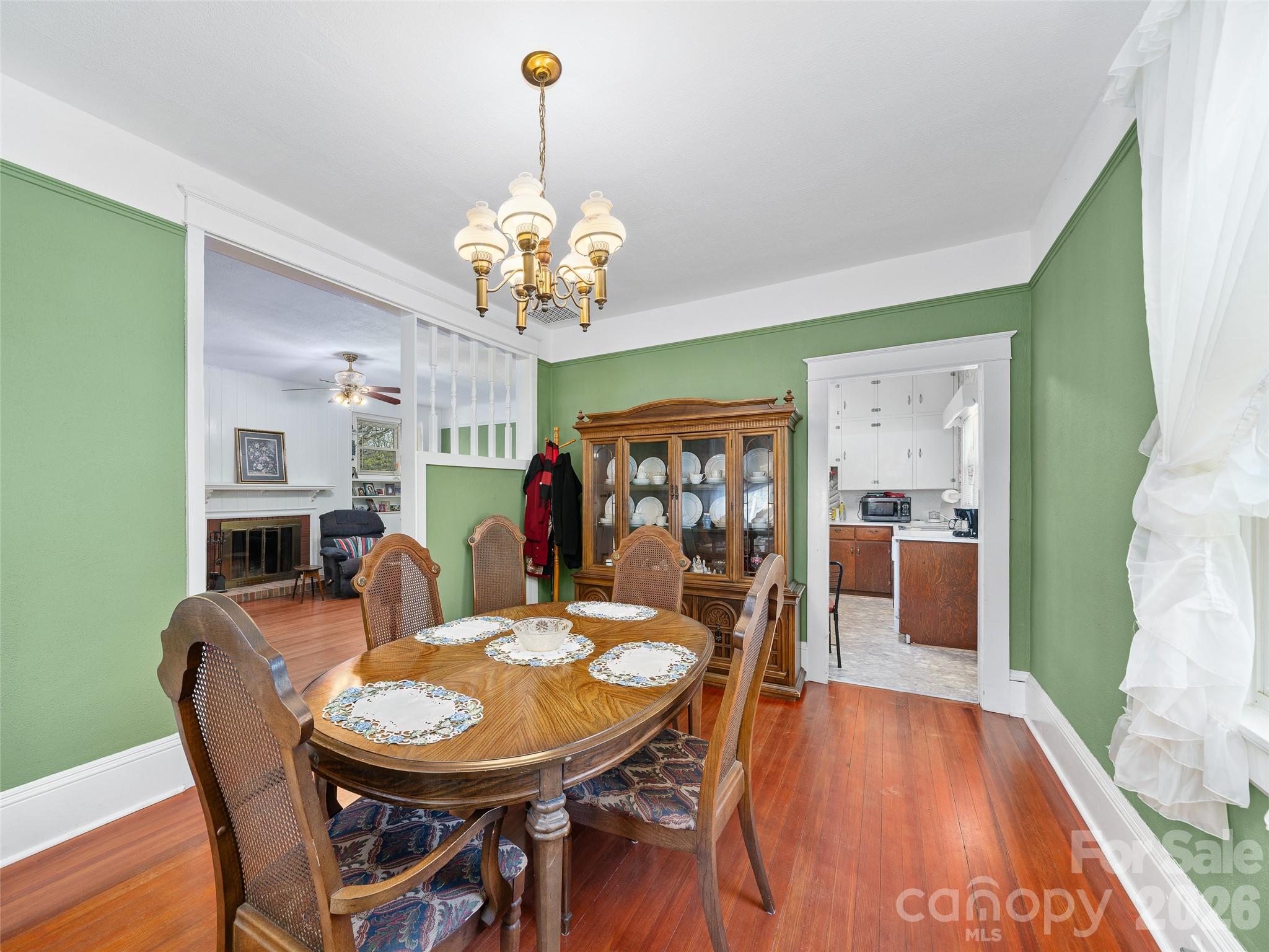 45 Summit Street Burnsville NC 28714