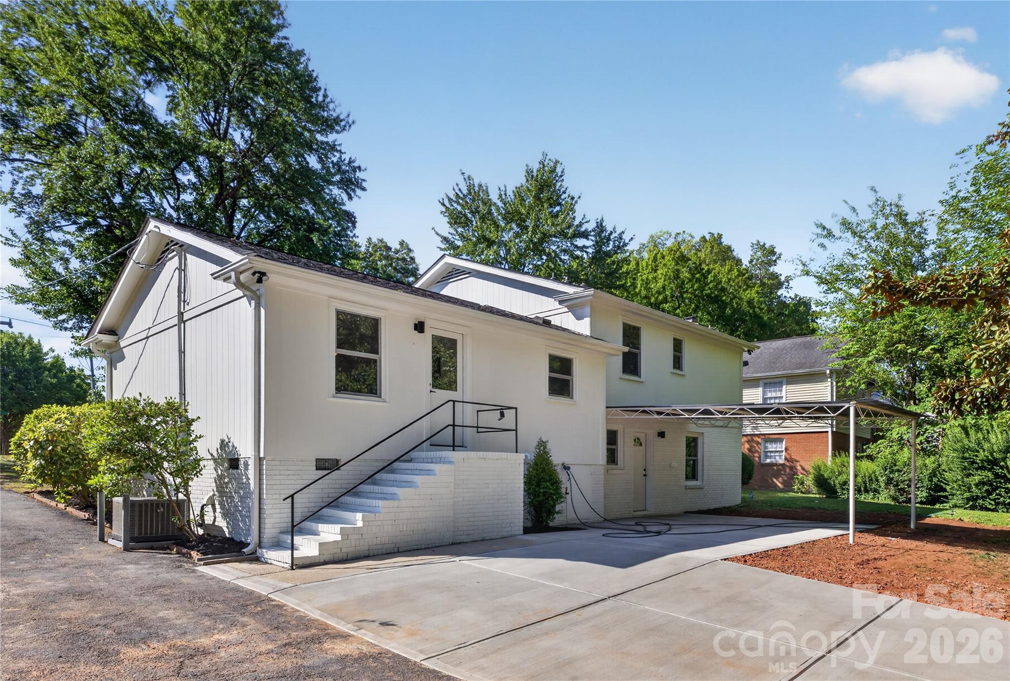 5938 Sharon Road Charlotte NC 28210