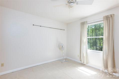 138 Stillwagon Lane Cedar Mountain NC 28718