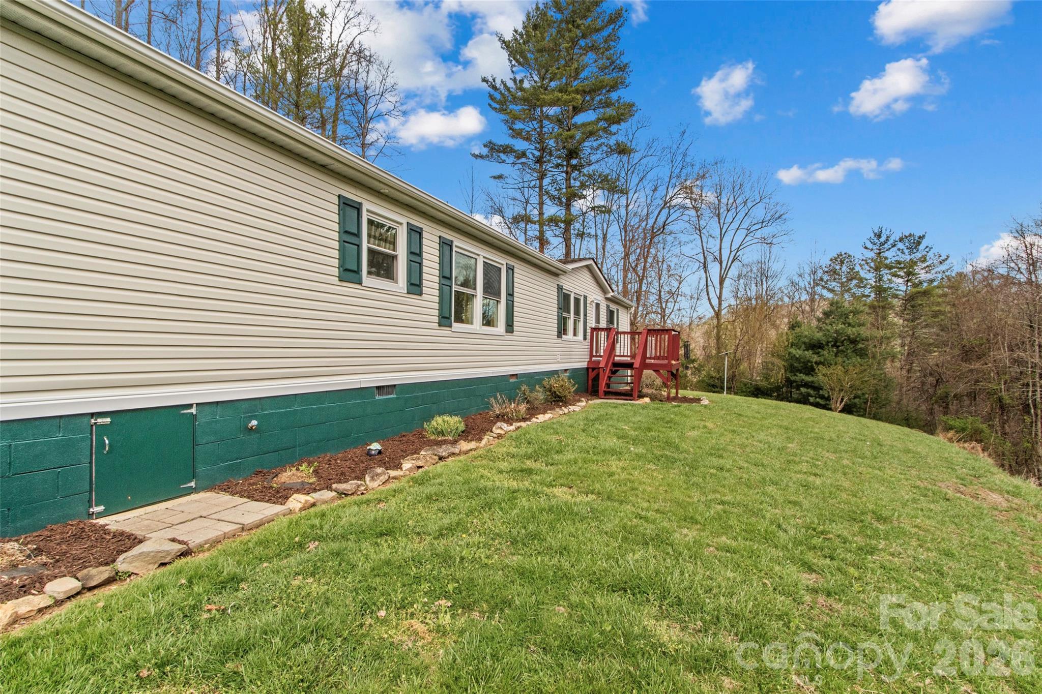 155 Thunderstruck Ridge Burnsville NC 28714