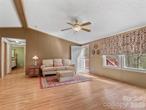 155 Thunderstruck Ridge Burnsville NC 28714
