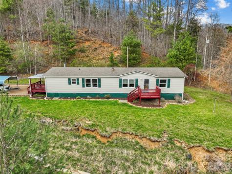 155 Thunderstruck Ridge Burnsville NC 28714