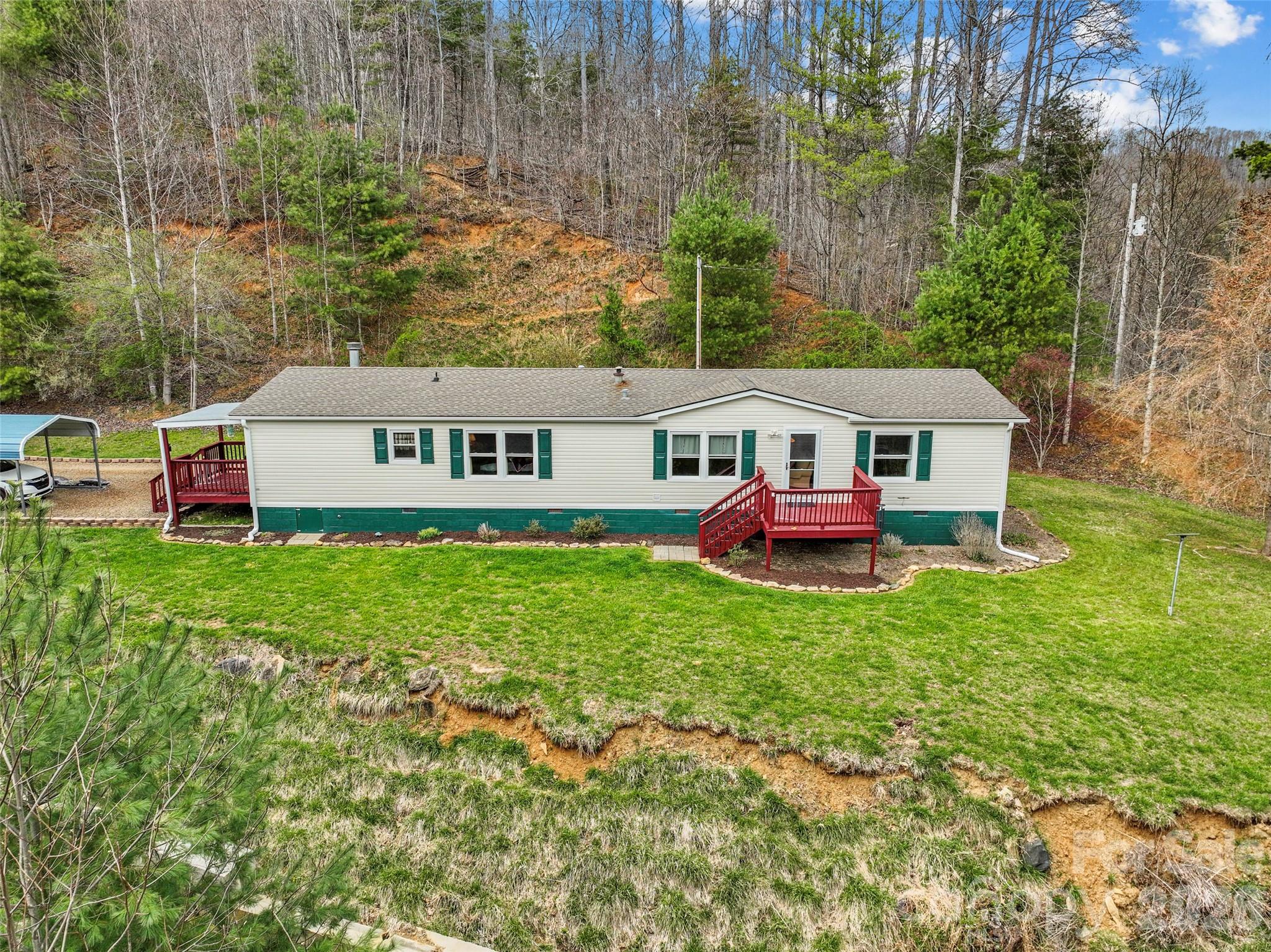155 Thunderstruck Ridge Burnsville NC 28714
