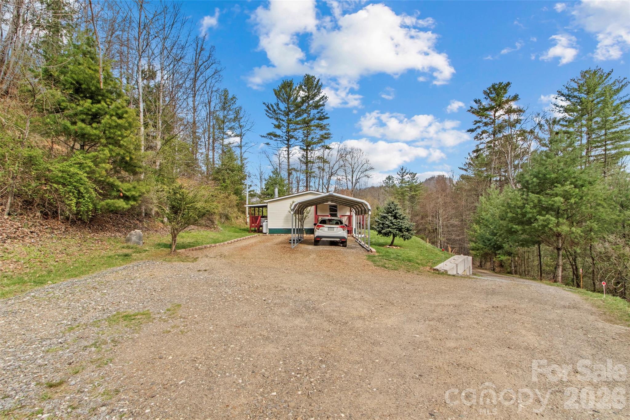 155 Thunderstruck Ridge Burnsville NC 28714