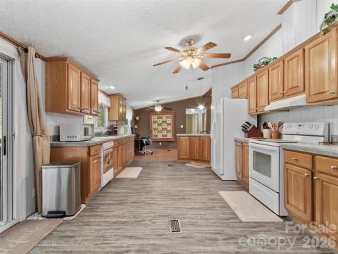 155 Thunderstruck Ridge Burnsville NC 28714