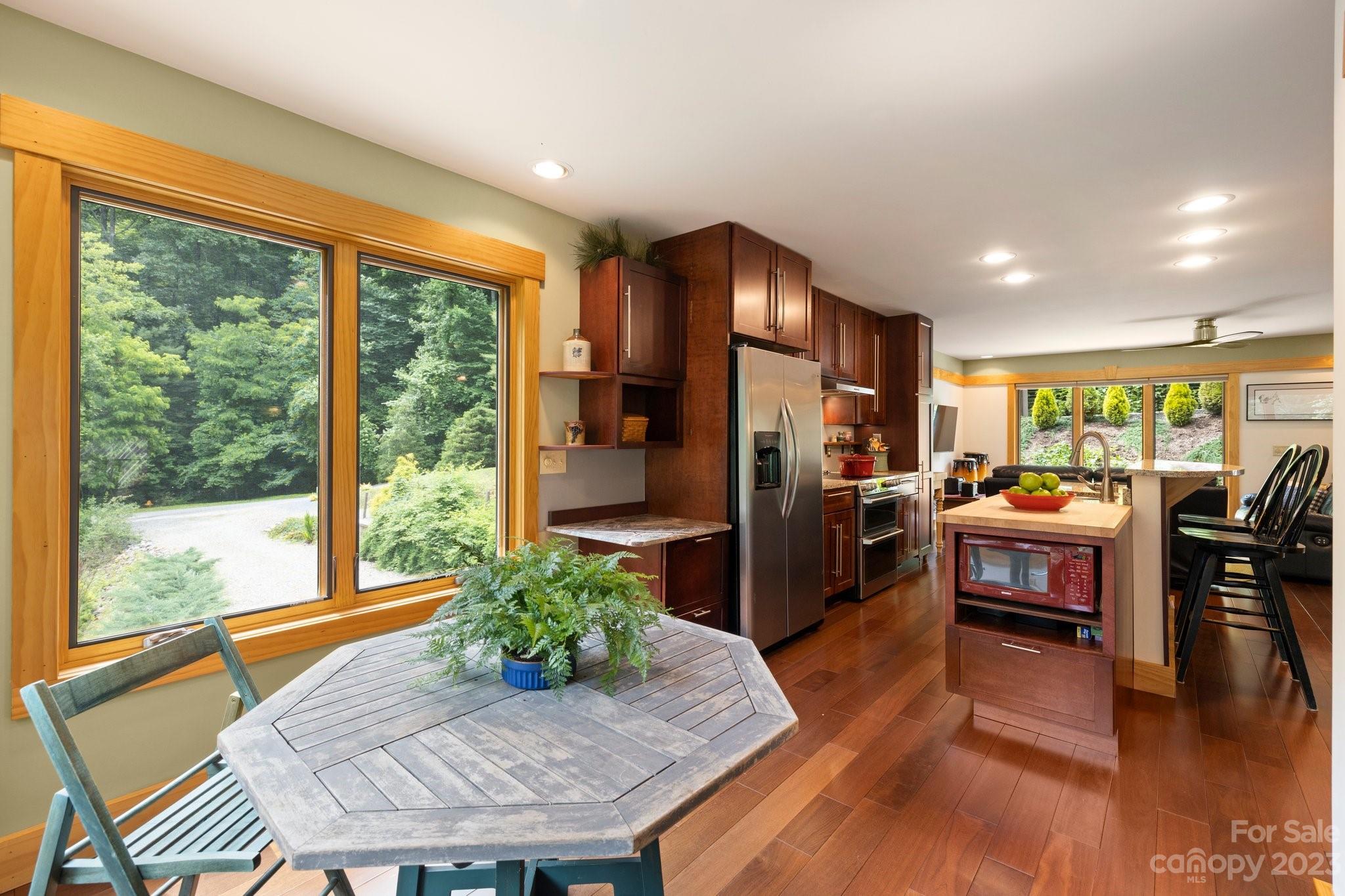 31 Foothills Road Asheville NC 28804