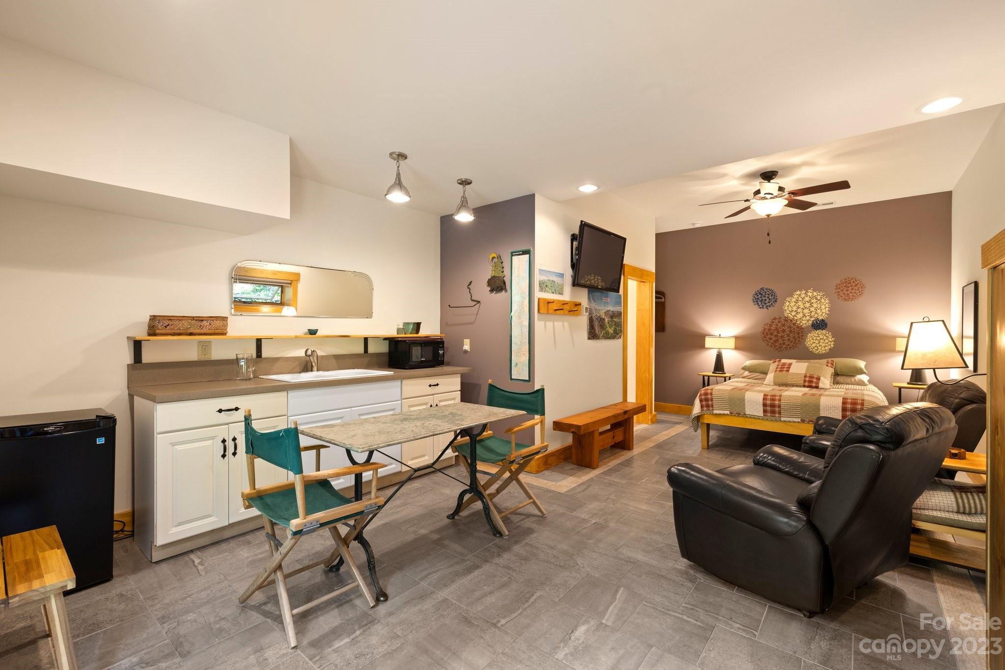 31 Foothills Road Asheville NC 28804
