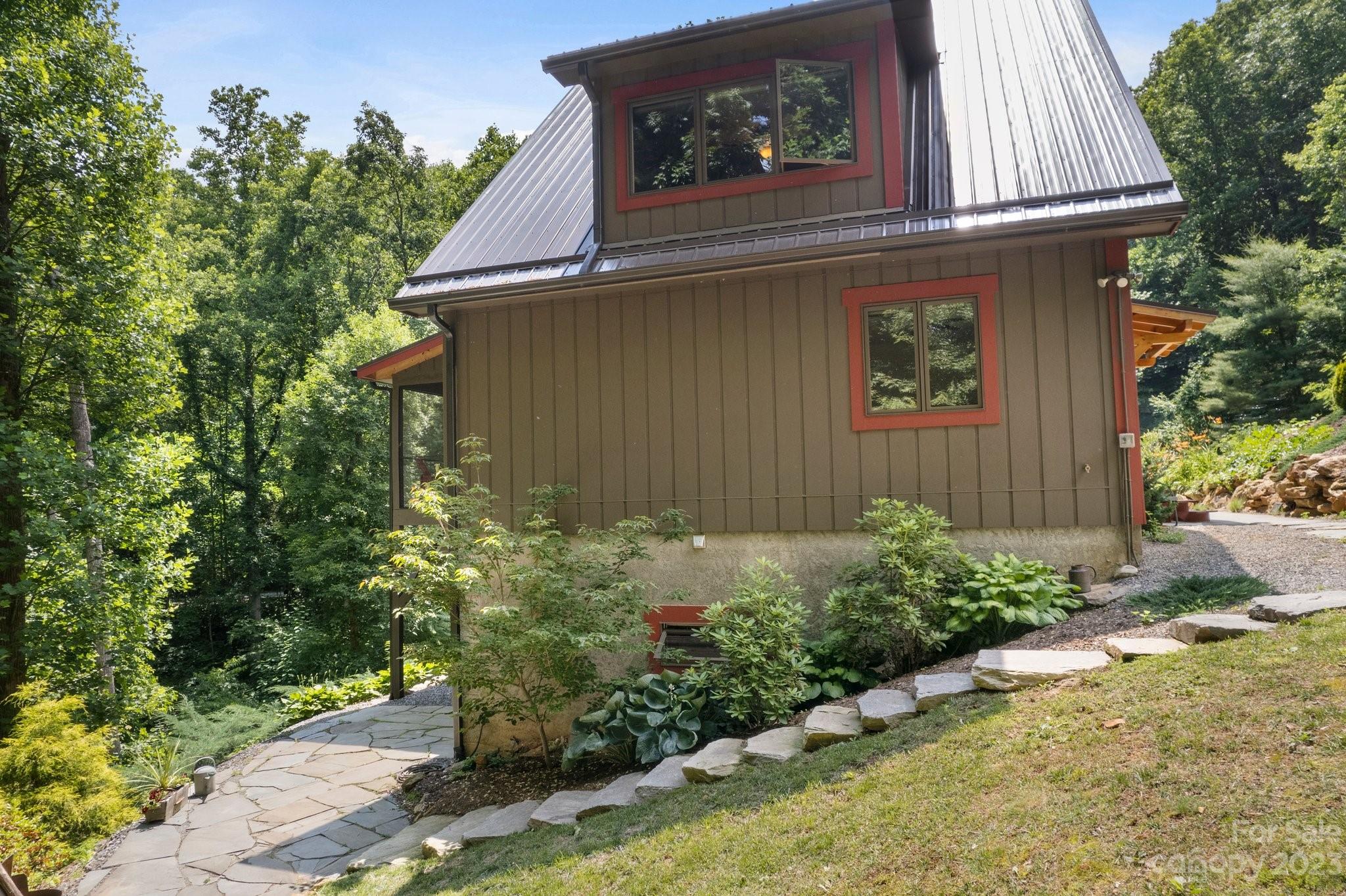 31 Foothills Road Asheville NC 28804