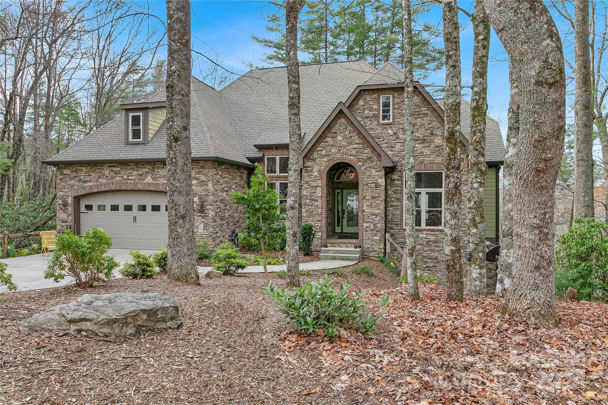 585 Dvdisdi Court Brevard NC 28712