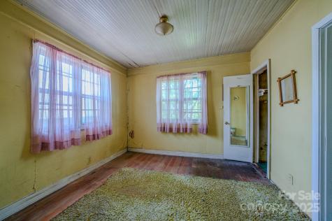 69 Austin Avenue Asheville NC 28801